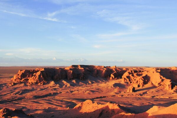 Bayanzag /Flaming Cliff/